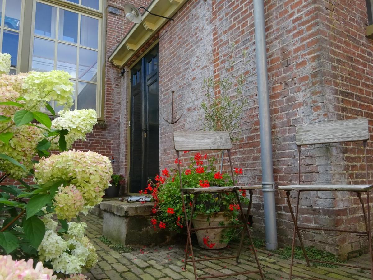 D' Ald Skoalle - Sfeervol Appartement In Oude School. Wijtgaard Buitenkant foto